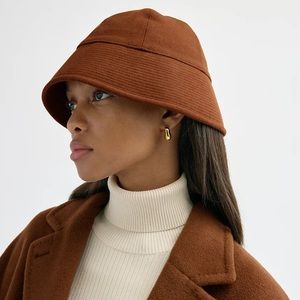 Auxillary Aritzia Flannel Bucket Hat